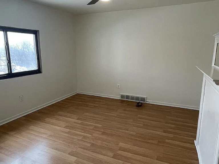 319 N Balph Ave — Photo 55