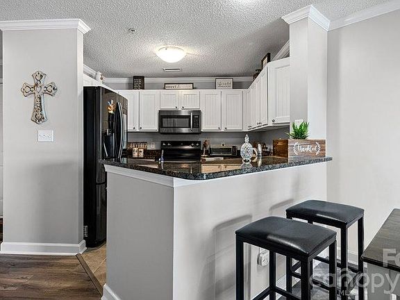 4th image of 1338 Torrence Cir #29