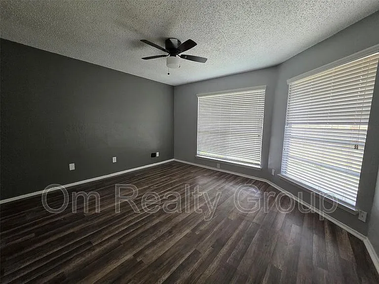 1115 Rock Canyon Dr — Photo 13