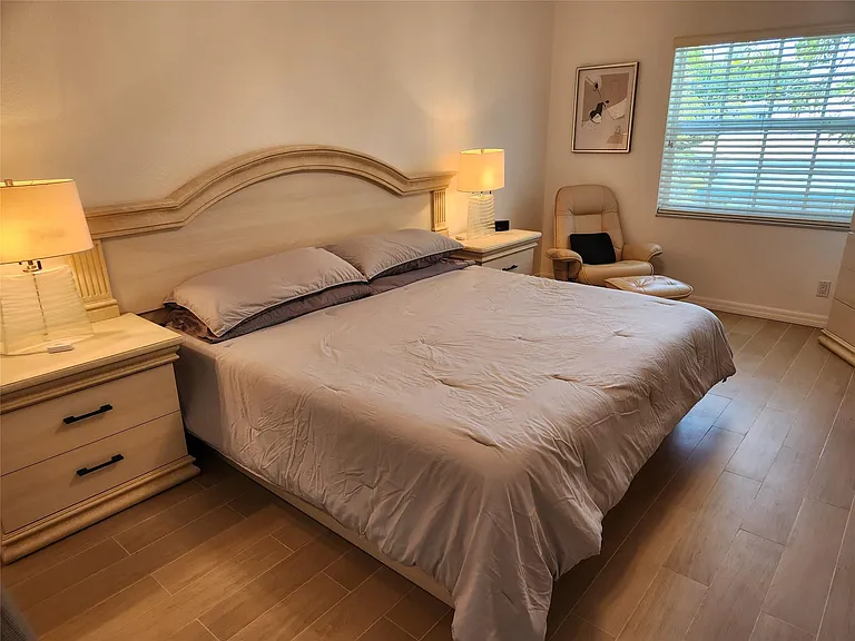 6437 Bay Club Dr #4 — Photo 20