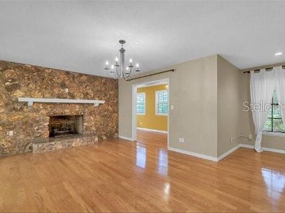 5th image of 344 W Hornbeam Dr