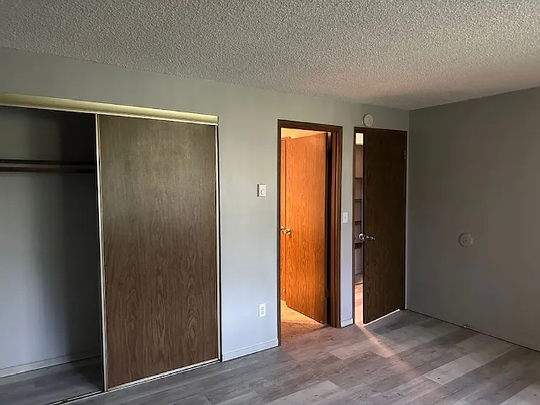 2910-2920 SW Dolph Ct — Photo 15