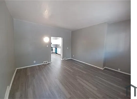 5 bed, 1574 sqft, $2,740 — Photo 2