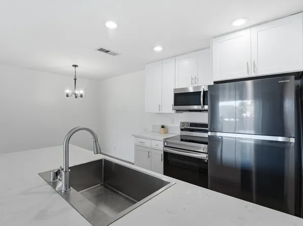 21941 Rimhurst Dr Unit L, Lake Forest, CA 92630