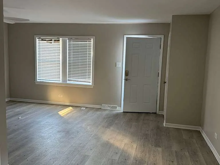 12034 S Union Ave — Photo 15