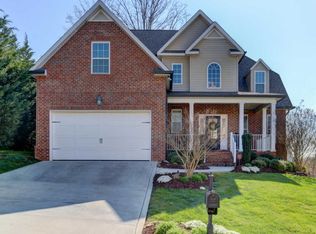 1326 Sloping Hill Ln, Knoxville, TN 37931