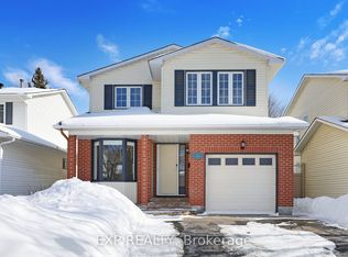 39 Barra Ave, Ottawa, ON K2L 2R9