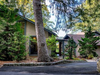 62 Circuit Road, Tuxedo Park, NY, 10987