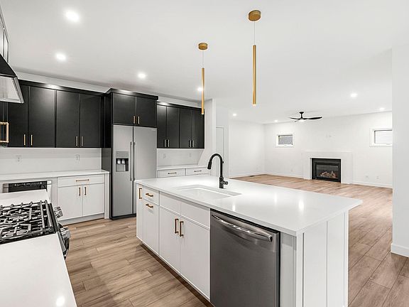 4th image of 7 Lily Lane
