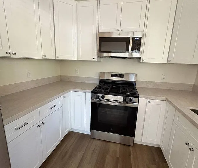 601 Grand Ave #A — Photo 3