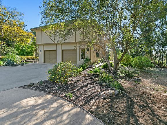 3rd image of 1207 Sugarbush Dr