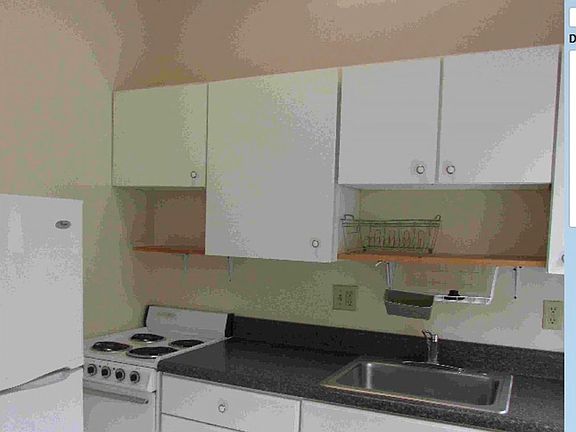 4th image of 13 E Grace St #13C