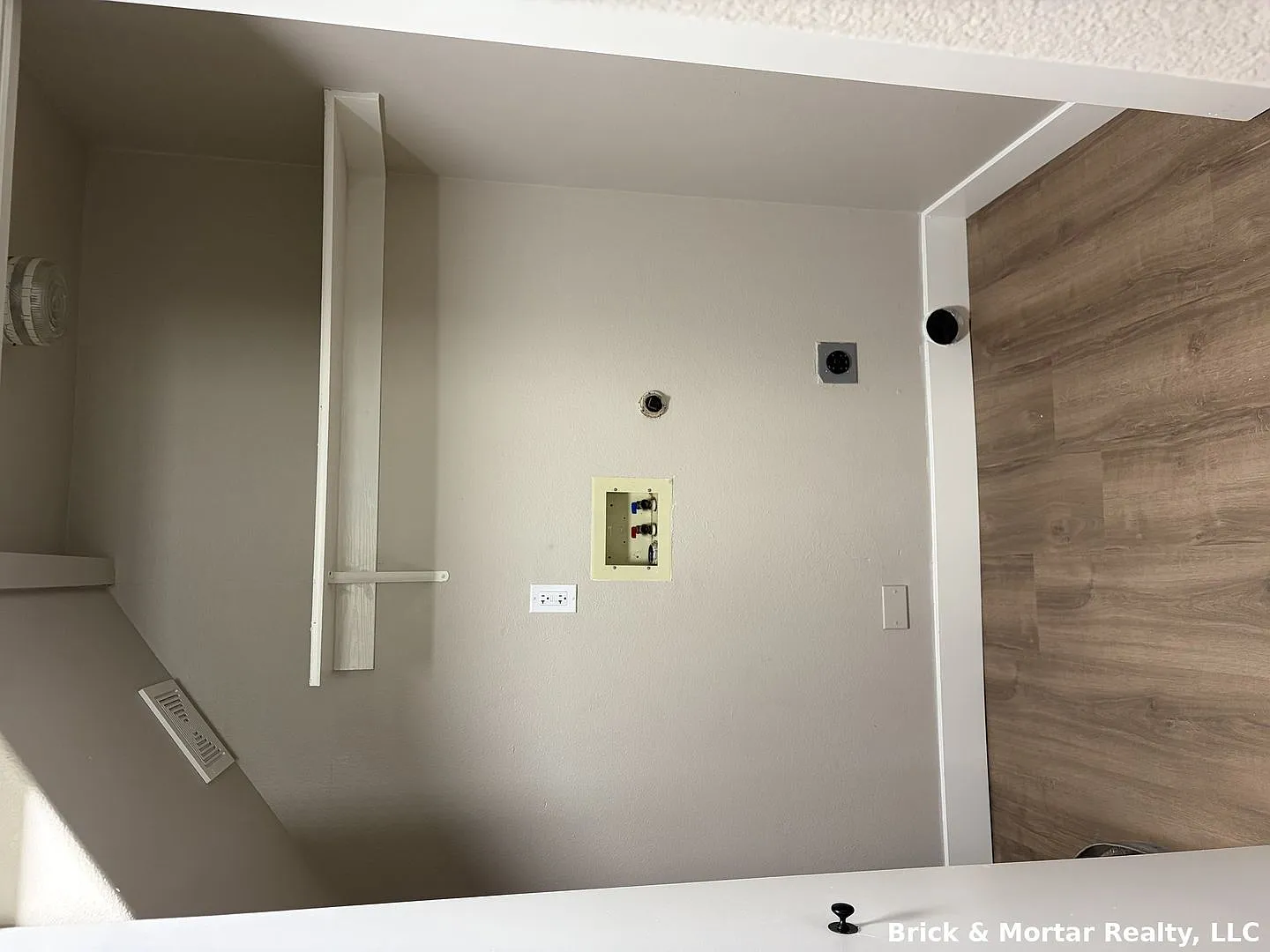 00570- White Rock LLC 300 Kennel Ave — Photo 2