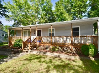 3 Vineland Ave, East Longmeadow, MA 01028