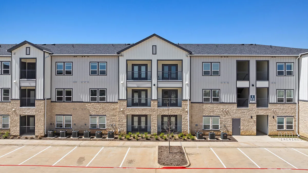 Building Photo - Hudson at Pecan Creek