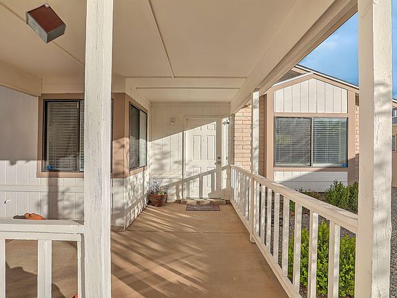 4th image of 220 Pearl Dr NE