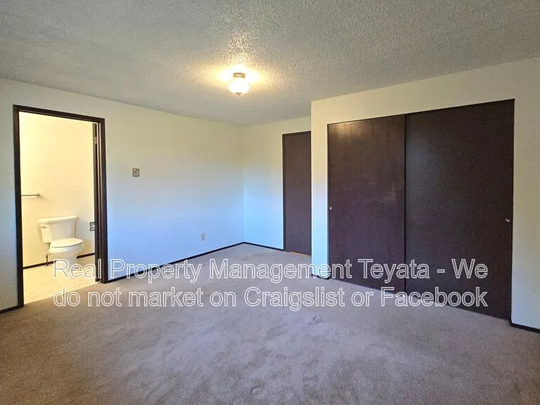 1453 Hillspring Rd — Photo 14