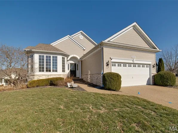 2091 Hawks Landing Dr, Lake Saint Louis, MO 63367