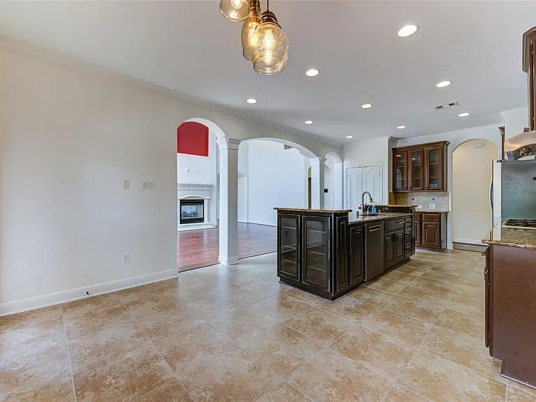 1335 Altavilla Ln — Photo 19