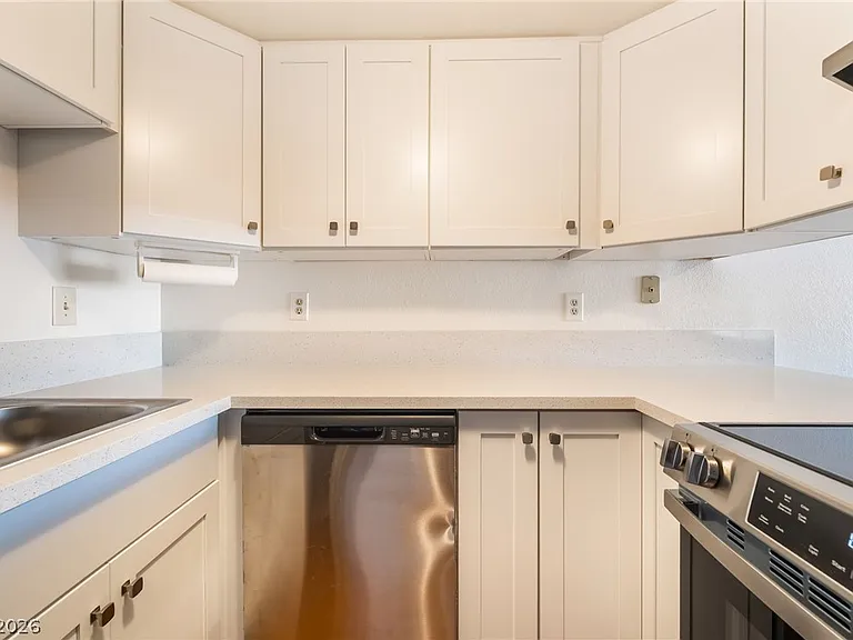 1611 E Harmon Ave #3 — Photo 16