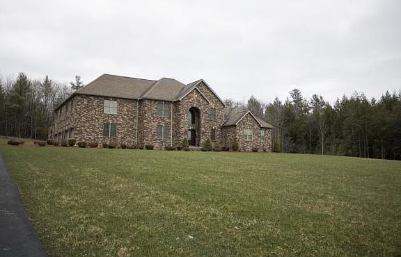 2nd image of 3900 Deer Run Ln