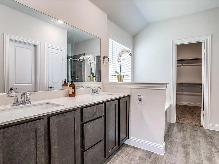 10716 Klondike Ln — Photo 6