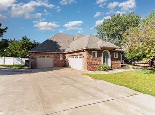 12001 Elizabeth Dr, Midwest City, OK 73130