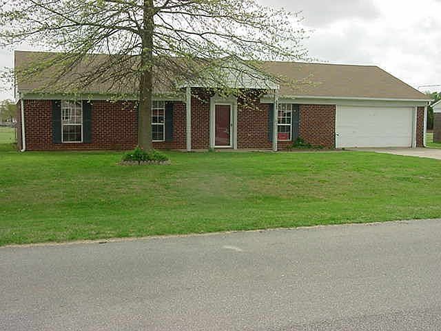 1st image of 105 Brenna Ln
