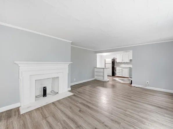 253 Lexington St, Woburn, MA 01801