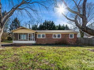 55 Tipperary Dr, Asheville, NC 28806