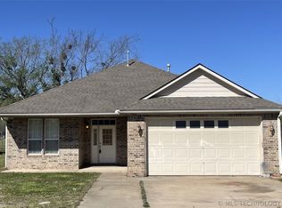 420 N Hughes Ave, Morris, OK 74445