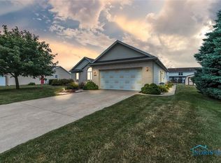 1008 Reynolds Cir, Oregon, OH 43616