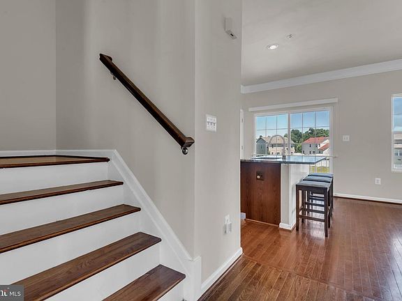 3rd image of 4935 Olympia Pl