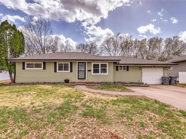 36 Country Life Dr, O'Fallon, MO 63366