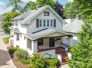 288 Gage Rd, Riverside, IL 60546