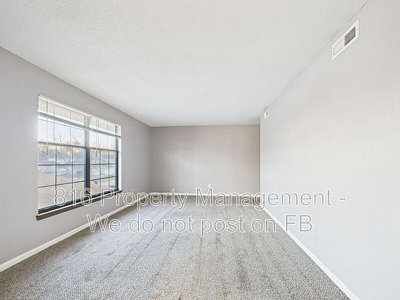3rd image of 1020 NE Lindsay Ave Unit C