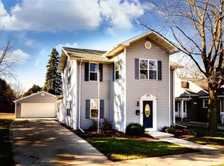 1629 Sheridan St, Oshkosh, WI 54901