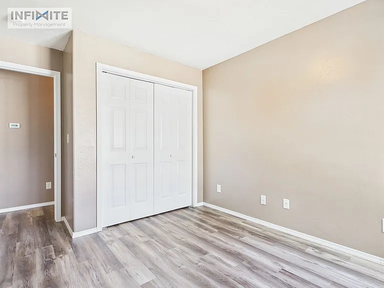 3026 W Villard St #2D — Photo 10