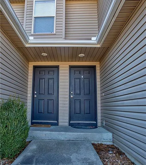 425 Hawthorne Blvd #1 — Photo 2