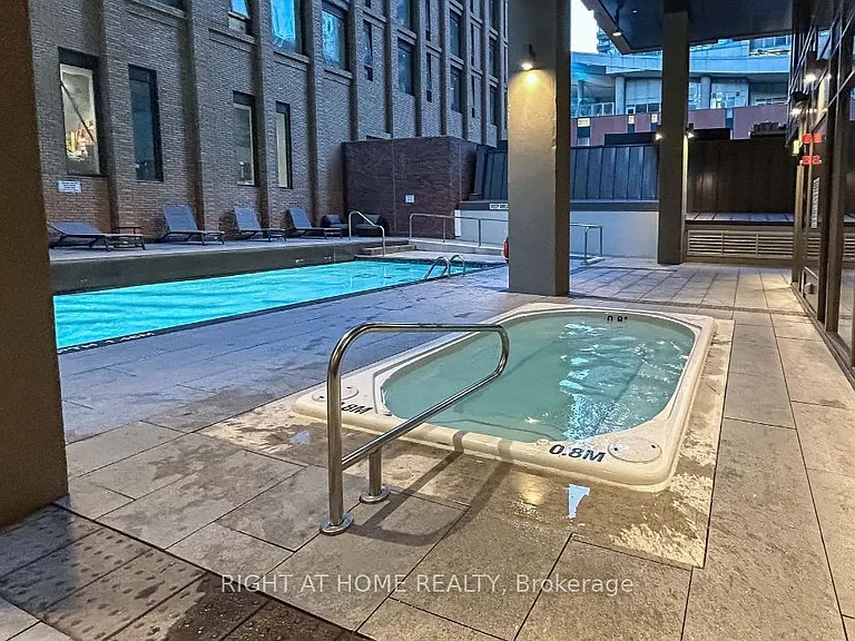 28 Widmer St #3720 — Photo 20