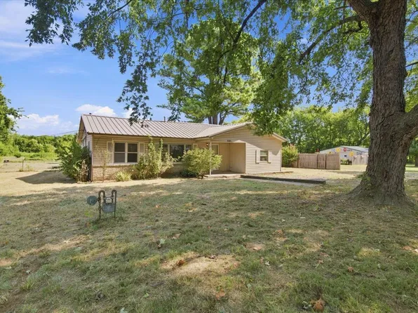 601 NE 12th St, Wagoner, OK 74467