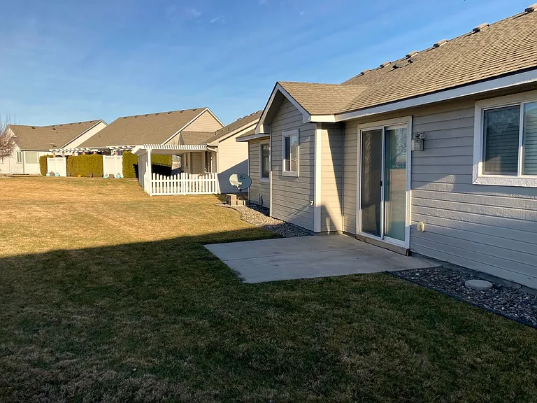 142 Berkshire Ln — Photo 22