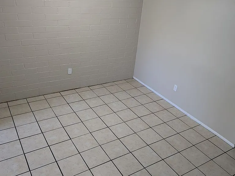 Villa Del Rey Apartment Homes — Photo 36