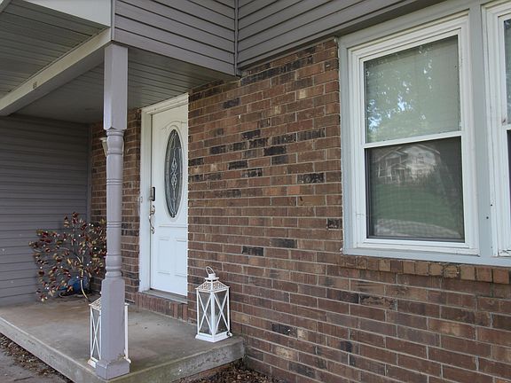 3rd image of 713 Watson St