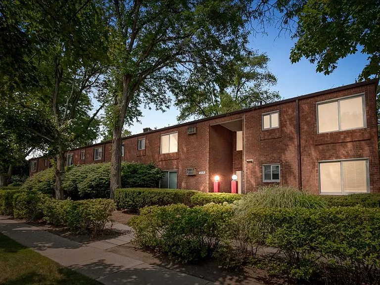 355 E Forteen Mile Rd — Photo 6