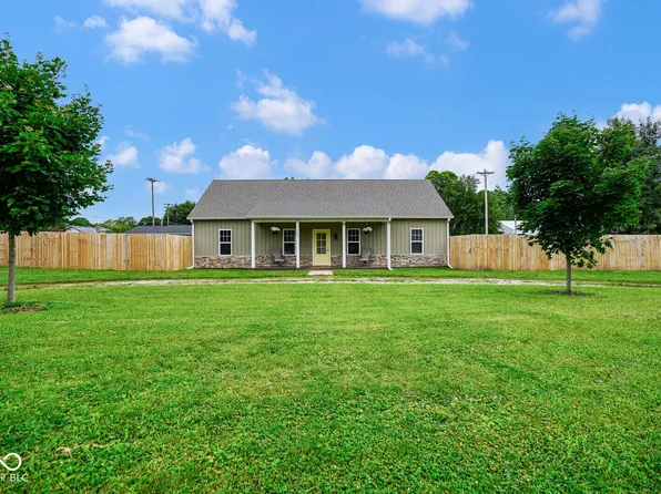102 E 5th St, Carthage, IN 46115