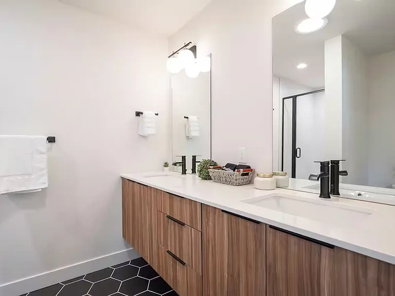 69 W Dravus St — Photo 15