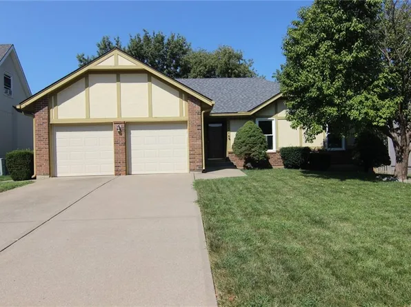 12478 S Twilight Ln, Olathe, KS 66062