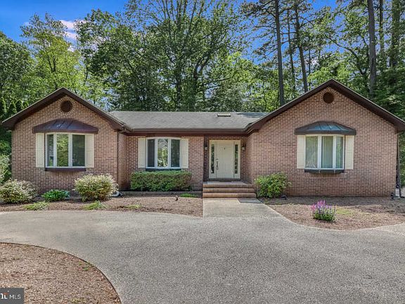 2nd image of 13 Kings Creek Cir