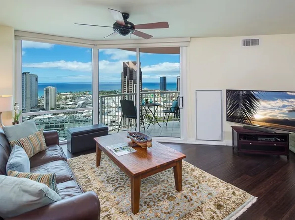 801 S King St APT 3704, Honolulu, HI 96813